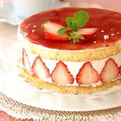 A picture of Le Fraisier Style White Chocolate Cake.