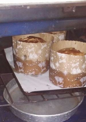 Una foto de Pan dulce con nueces y chocolate