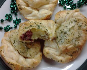 Ultimate Serving Recipe Corned Beef and Mashed Potato Croissant Pockets Delicious Steady