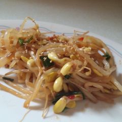 A picture of Korean Bean Sprouts (kongnamool-munchim).