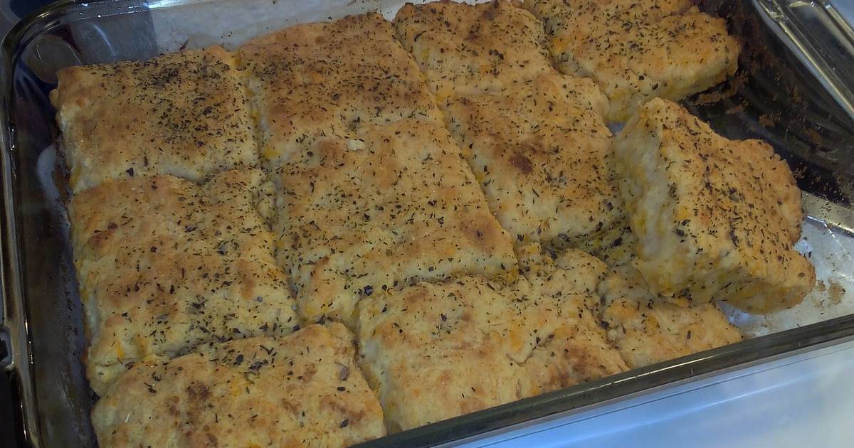 Easy Garlic Cheddar Biscuits Recipe by Aleshia "Ms. Leecey" Mo Cookpad