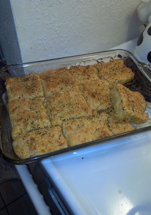 A picture of Easy Garlic Cheddar Biscuits.