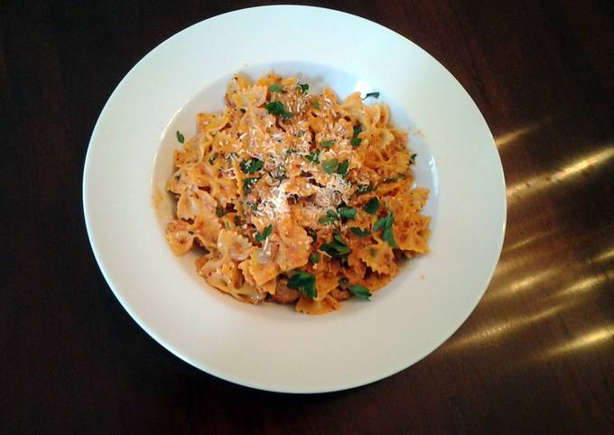 Bow Ties with sausage tomatoes and cream