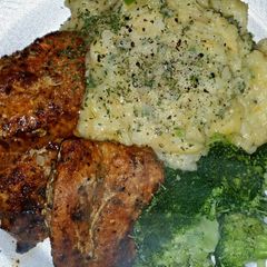 A picture of Best chicken&easy cheesy potatoes ever!.