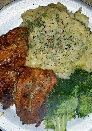 A picture of Best chicken&easy cheesy potatoes ever!.