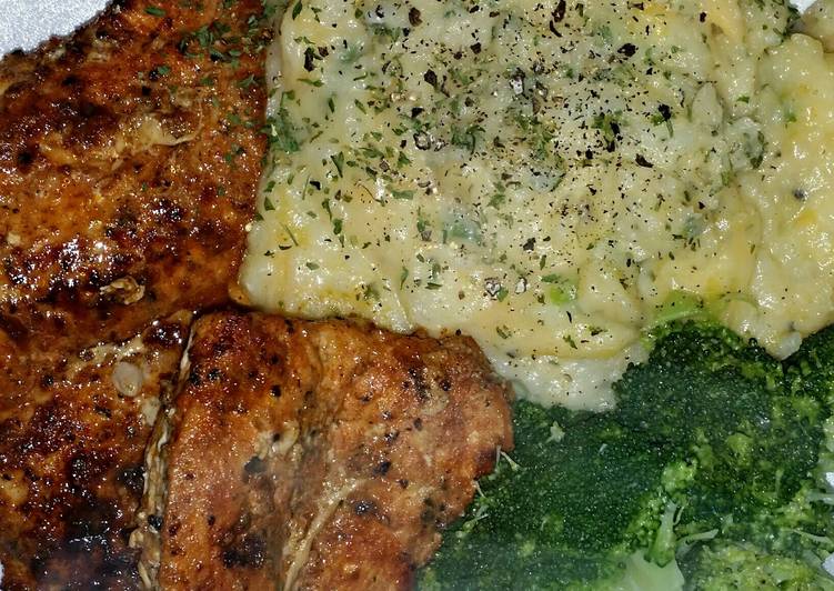Easiest Way to Prepare Any-night-of-the-week Best chicken&amp;easy cheesy potatoes ever!