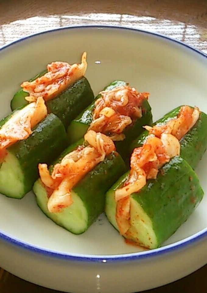 A picture of Oi-sobagi with Cucumbers & Kimchi.