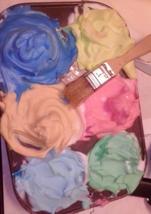 A picture of Sammy foamy bath body paint.