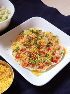 मसाला पापड़ (Masala papad recipe in hindi) रेसिपी मुख्य फोटो