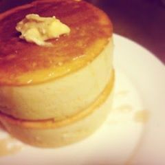 A picture of Fluffy Light Pancakes.