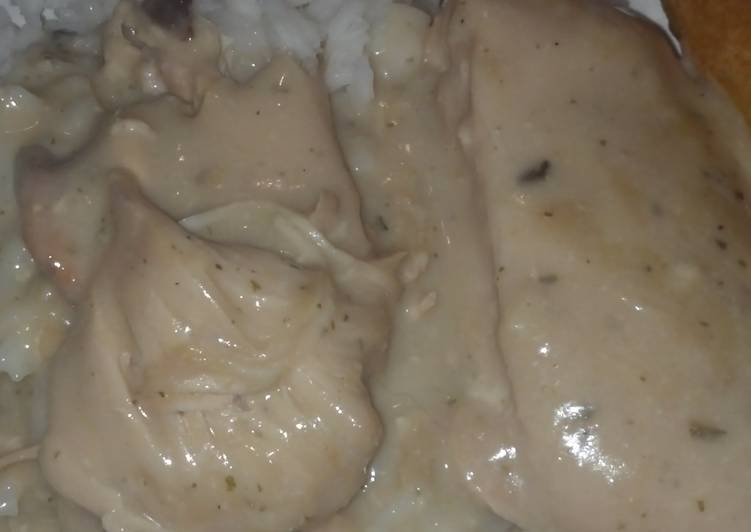 Steps to Prepare Perfect Creamy garlic ranch chicken for the crockpot