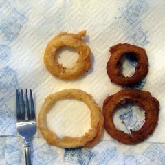 A picture of taisen's fried onion rings.