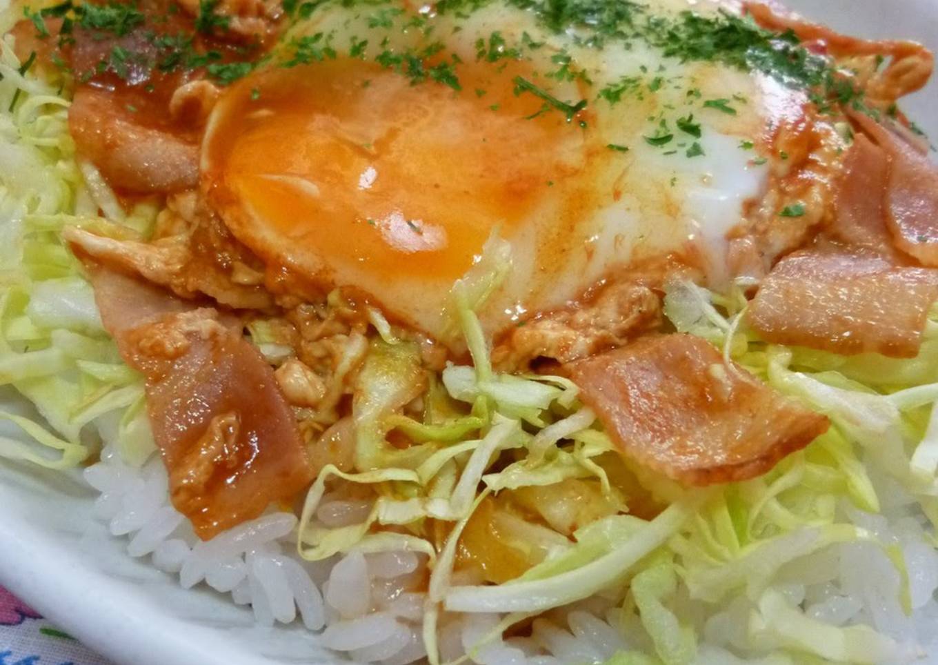 Easy Ketchup and Egg Rice Bowl