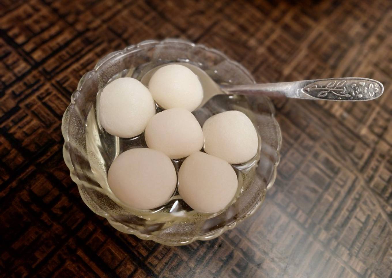 Rasgulla bengali dish