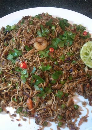 A picture of Heidi's Singapore Noodles.