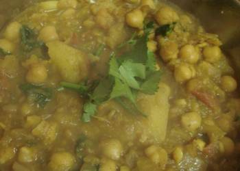 How to Cook Yummy Indian Homestyle Curry with Potatoes and Chickpeas