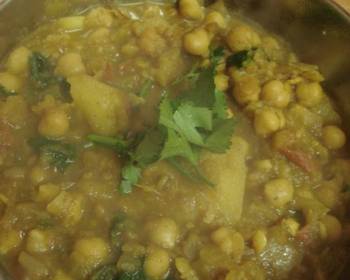 Popular Cuisine Indian Homestyle Curry with Potatoes and Chickpeas Delicious