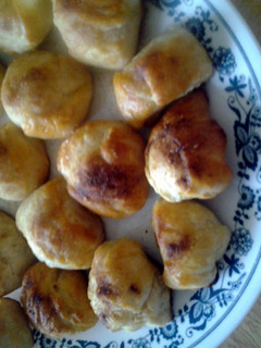 A picture of Carmelas pretzel bits.
