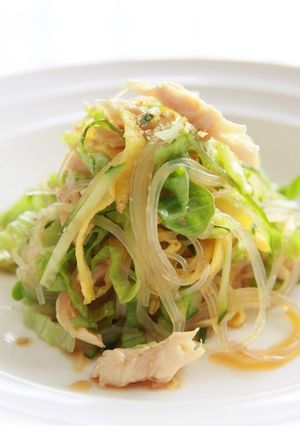 A picture of Chinese-Style Steamed Chicken Salad.