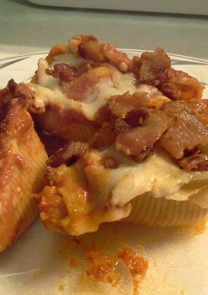 A picture of Cheesy Pasta-Stuffed Shells.