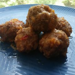 A picture of Grammy Pammy's Sausage Balls.