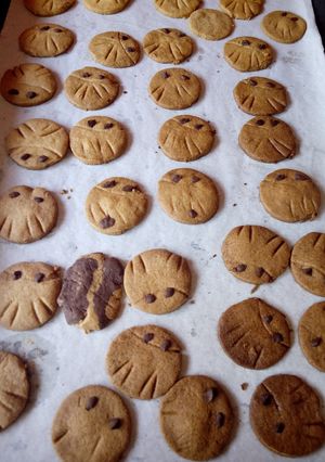A picture of Bumblies cookies #Bakingforkids.