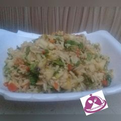 A picture of Stir fried salad rice.