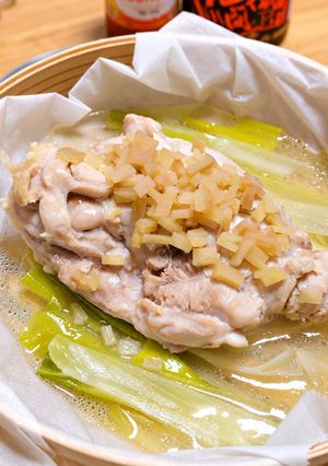 Hình của món Gà hấp gừng hành.