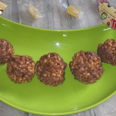 A picture of Chocolaty murmura laddu.