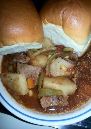 A picture of Crockpot Beefy Vegetable Soup.