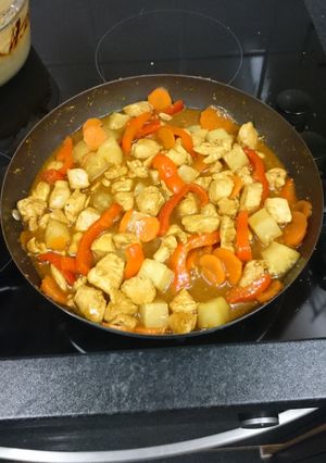 A picture of Sweet and sour chicken.