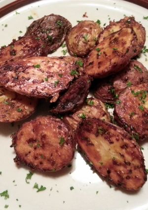 A picture of roasted new potatoes.