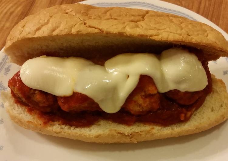 5 Easy Dinner Chicken Meatball Sandwich