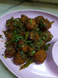 વેજ ડ્રાય મંચુરિયન(veg dry manchurian recipe in gujarati) રેસીપી મુખ્ય ફોટો