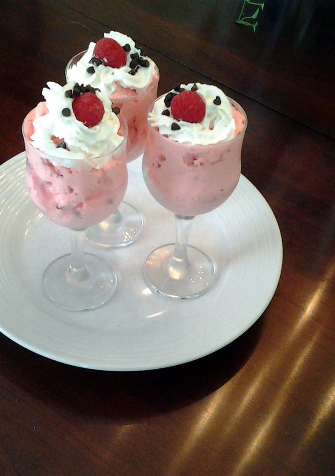 A picture of Raspberry Chip Mousse.