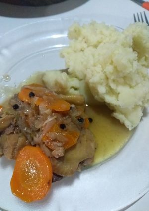 Una foto de Pollo al escabeche fácil