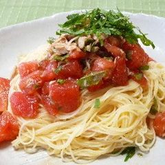 A picture of Delicious Tomato and Tuna Chilled Pasta.