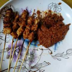 A picture of Sate Madura.