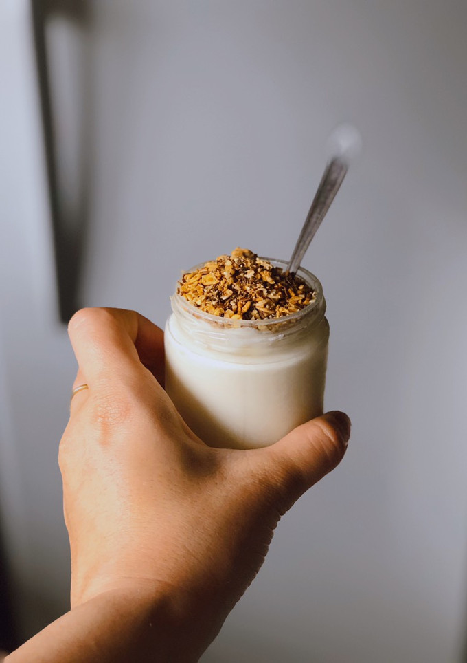 Una foto de Yogur casero descremado de vainilla estilo Cremix