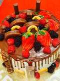 كيك الفراولة والتوتيات مع الشوكلاتة🍓🍓🍫🍫🍒🍓