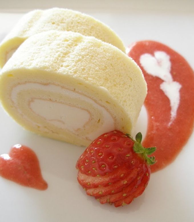 A picture of Double Cheese Cream Roll Cake.