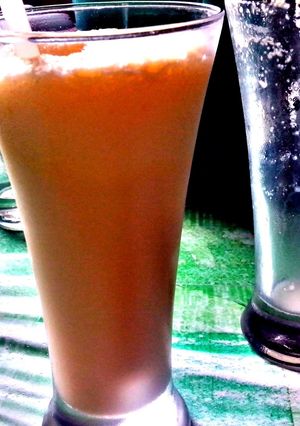 A picture of very easy honeydew honey smoothies.