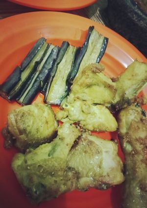 Foto resep Ayam goreng.Lalapan