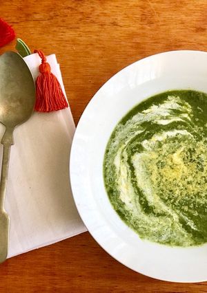 Una foto de Crema de acelga y zapallo italiano