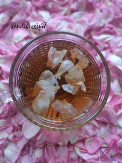 عکسی از دستور دم نوش چای و گل محمدی