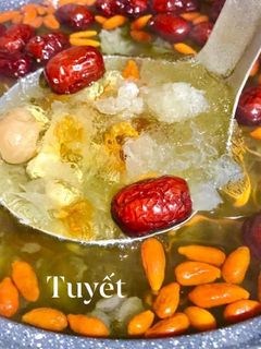 Hình của món Chè dưỡng nhan.