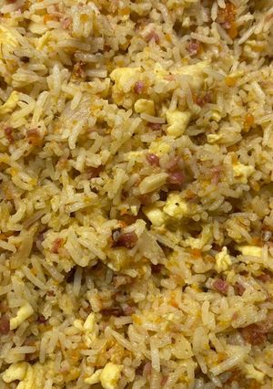 Una foto de Arroz Exótico con Huevo y Bacon