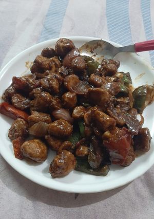 A picture of Chilli soya chunks.