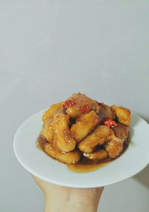Hình của món Ức Gà Chiên Giòn Sốt Me Chua Cay.