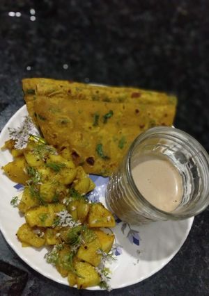 મેથી ના થેપલા (Methi Thepla Recipe In Gujarati) રેસીપી મુખ્ય ફોટો